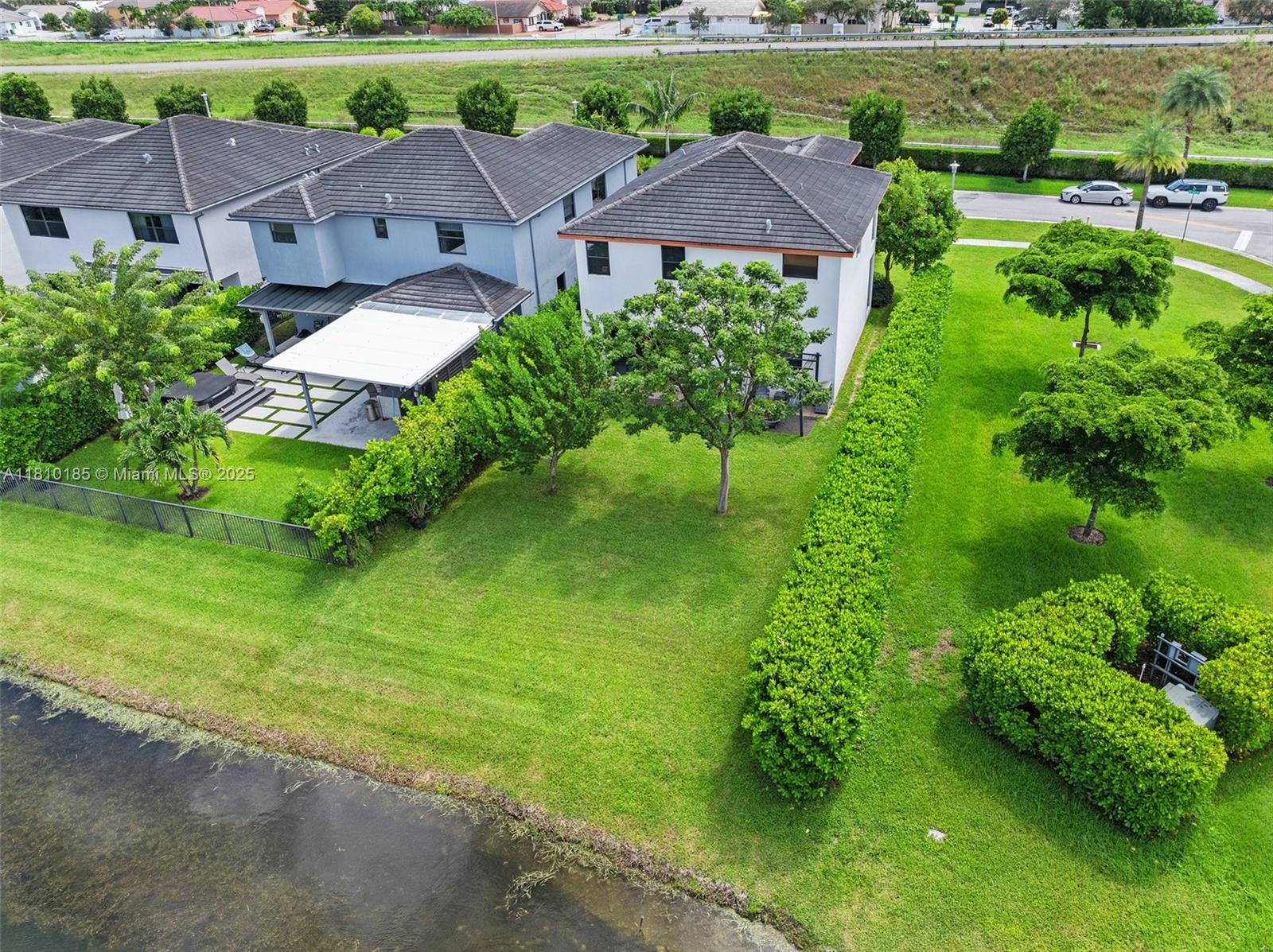 DUNNWOODY LAKE - Residential