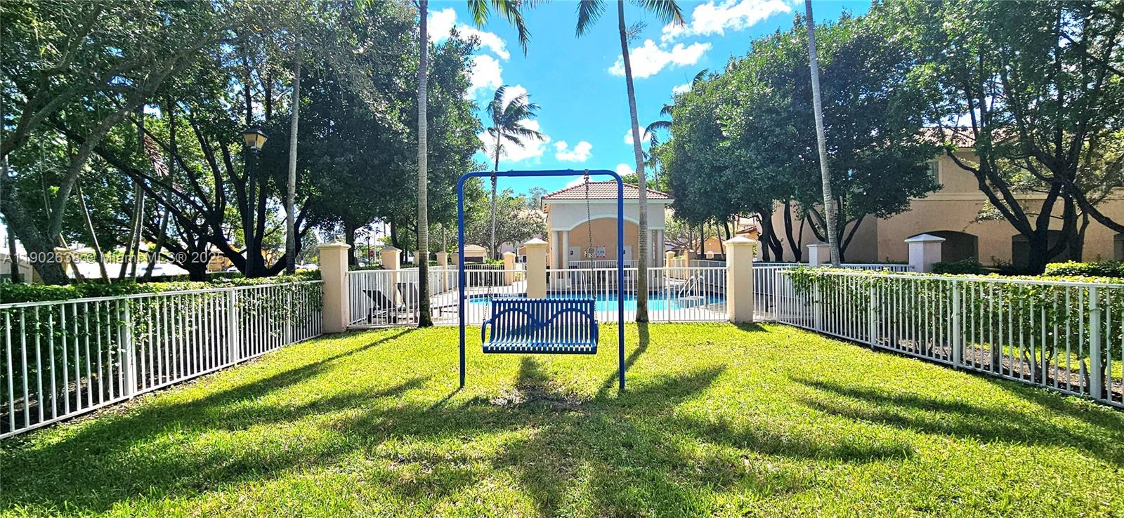 WOODLAND VILLAS 1ST ADD - Residential