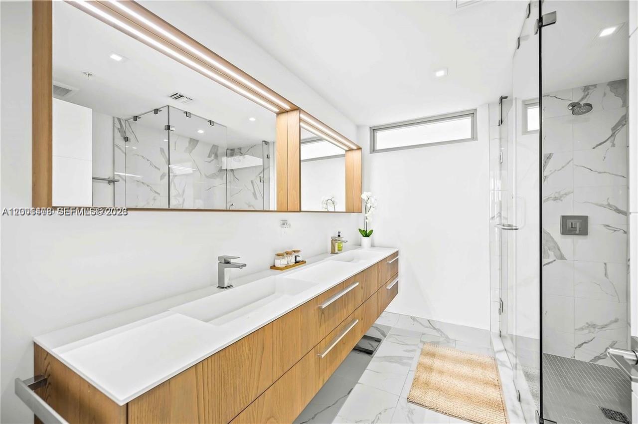 BIJOU BAY HARBOR - Residential Lease