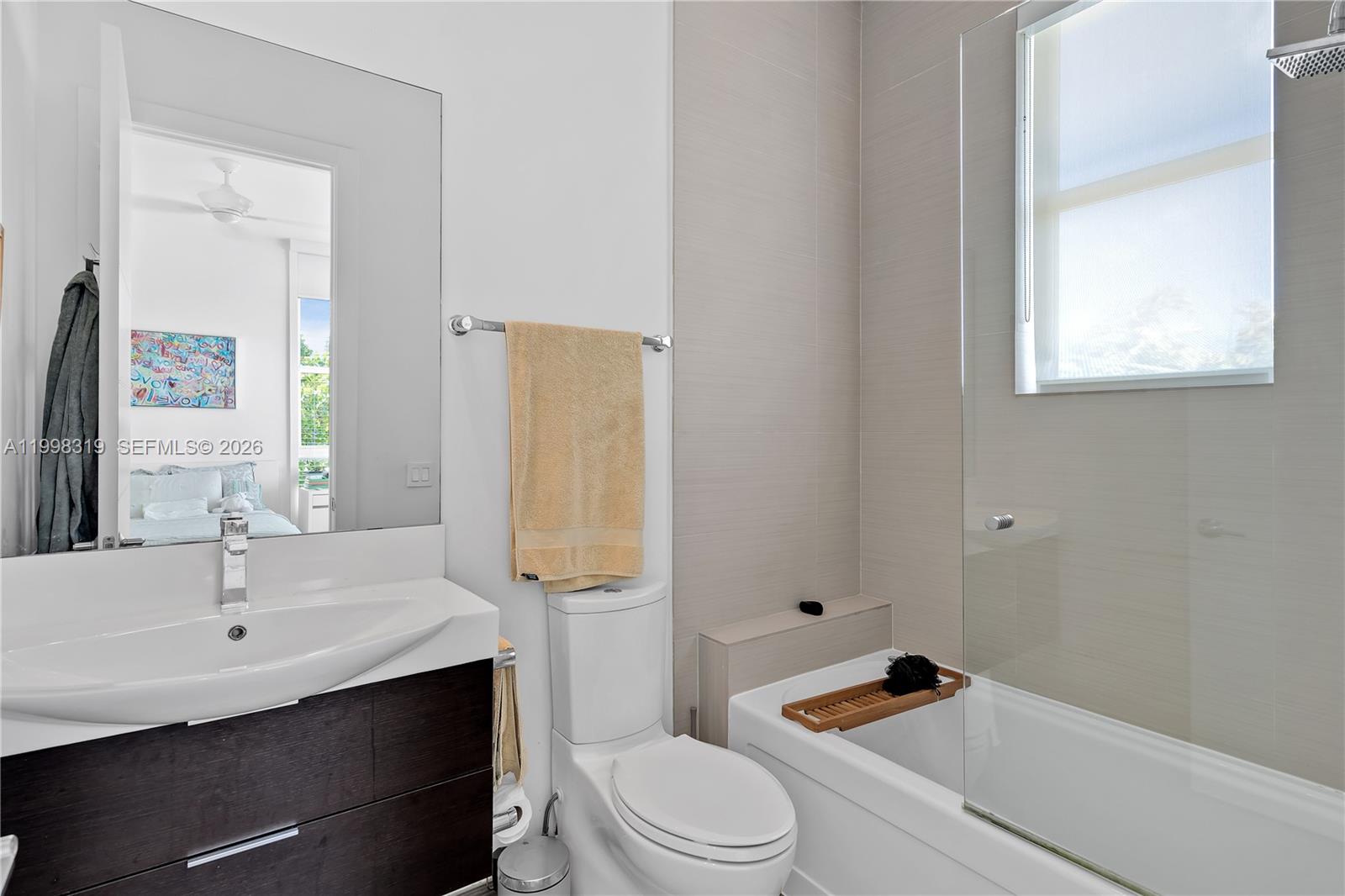 TROPICAL ISLE HOMES SUB 1 - Residential Lease