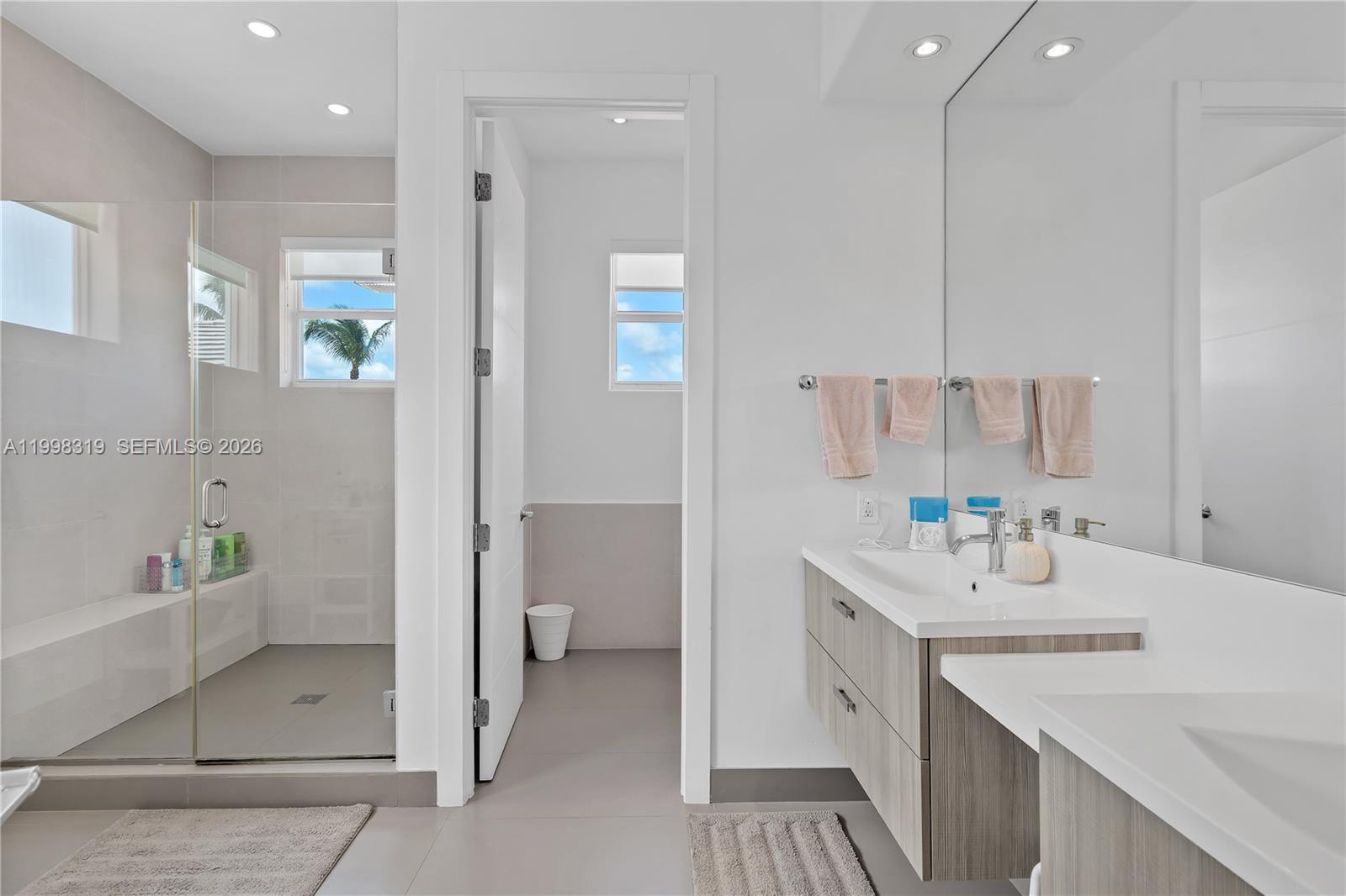 TROPICAL ISLE HOMES SUB 1 - Residential Lease