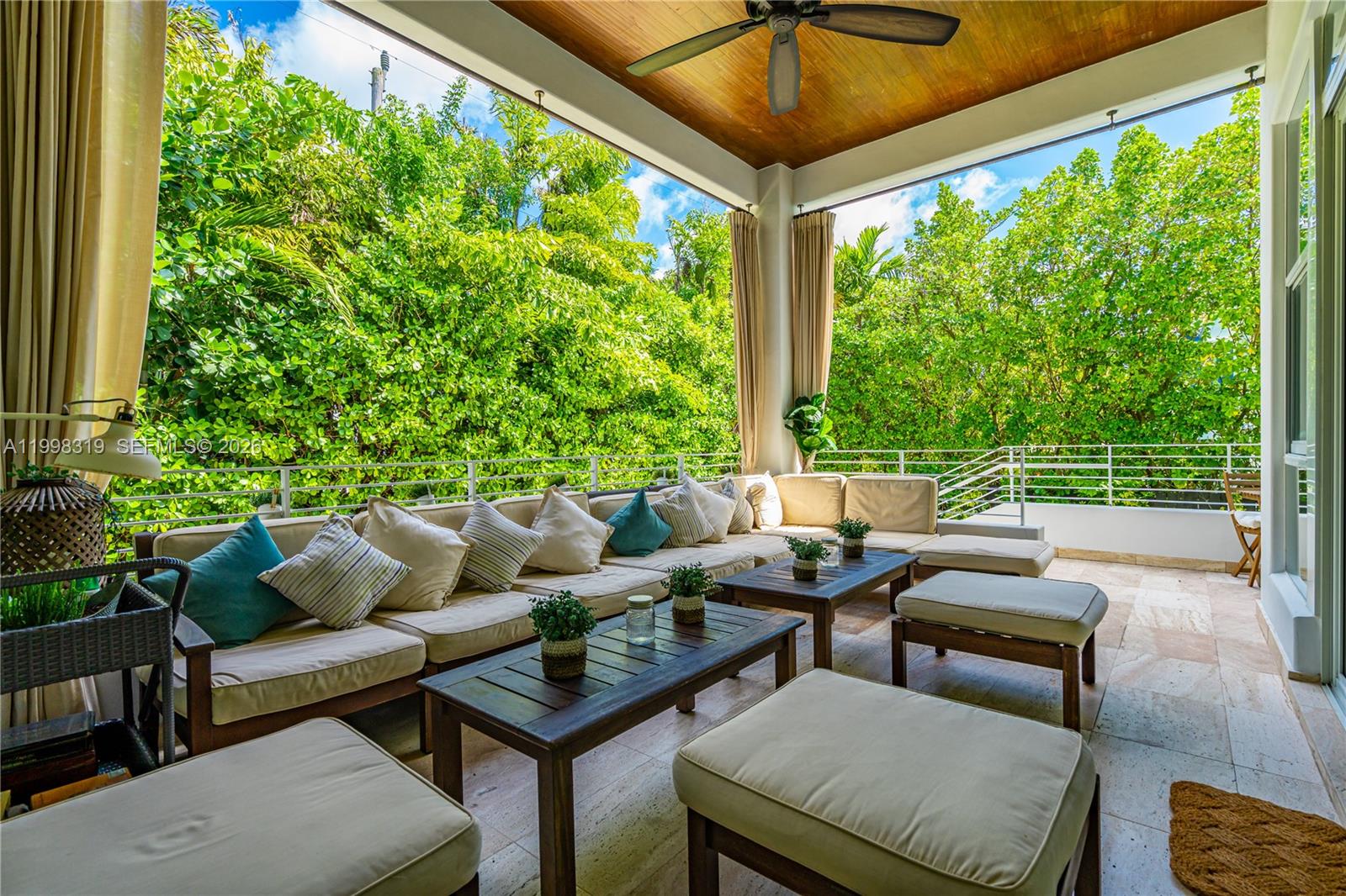 TROPICAL ISLE HOMES SUB 1 - Residential Lease