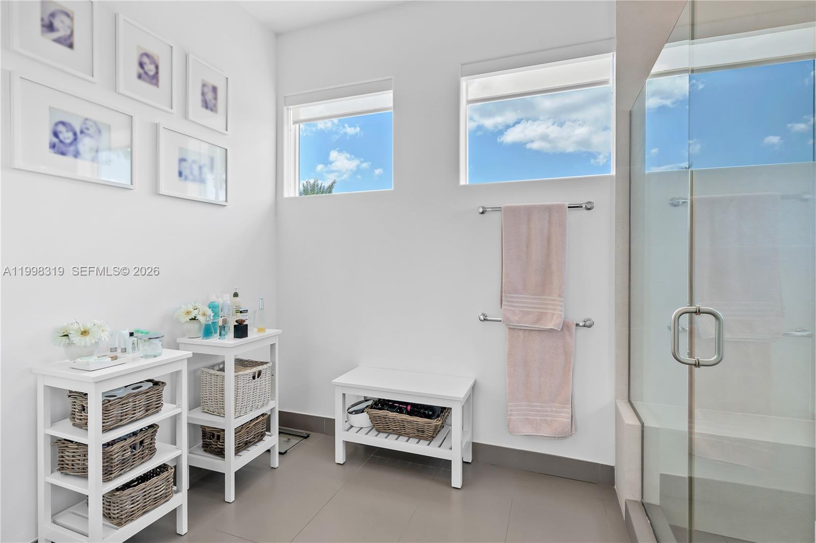 TROPICAL ISLE HOMES SUB 1 - Residential Lease