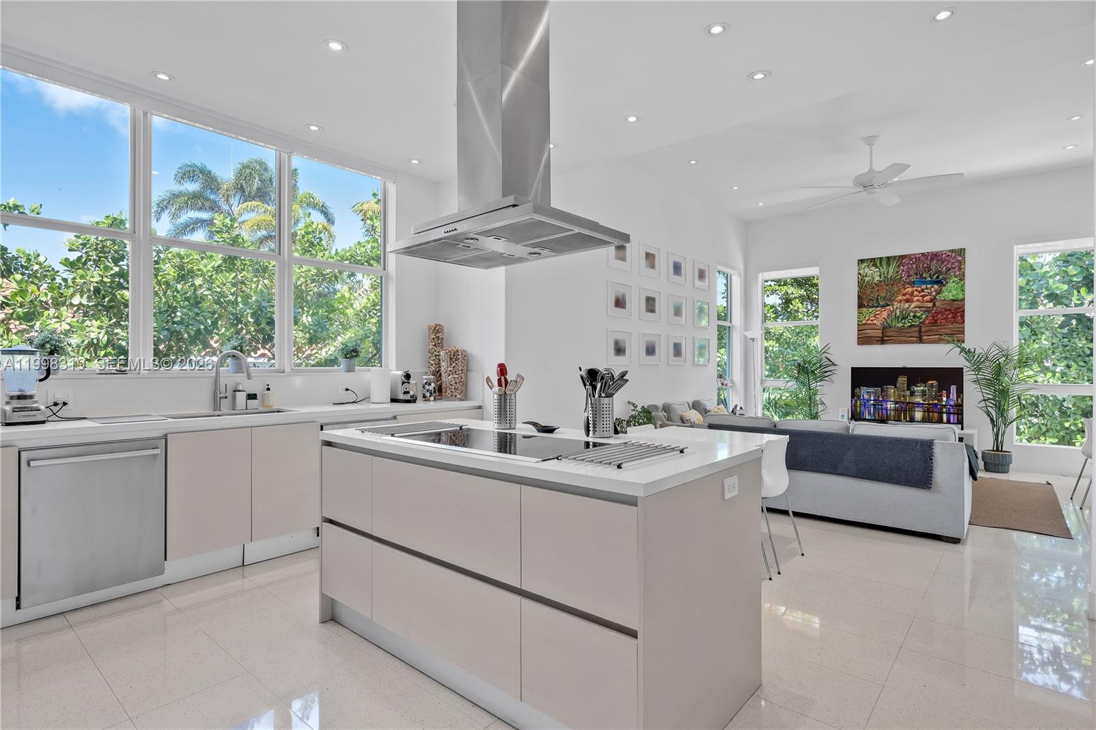 TROPICAL ISLE HOMES SUB 1 - Residential Lease