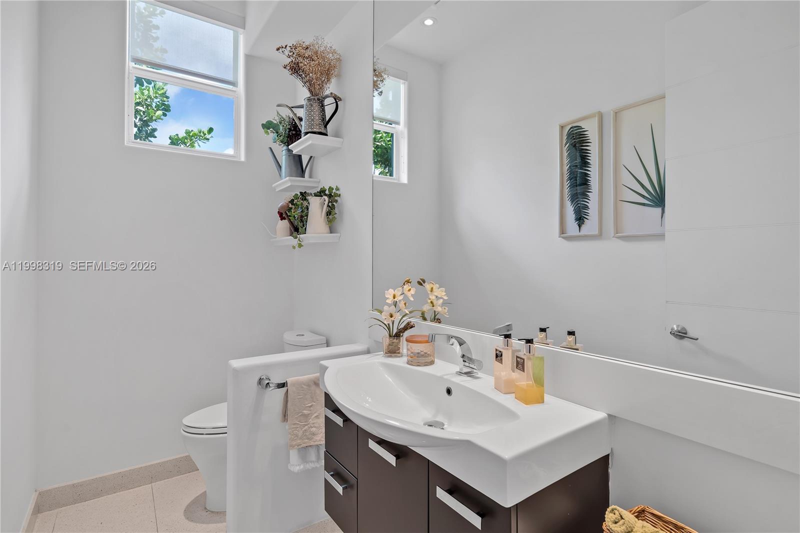 TROPICAL ISLE HOMES SUB 1 - Residential Lease