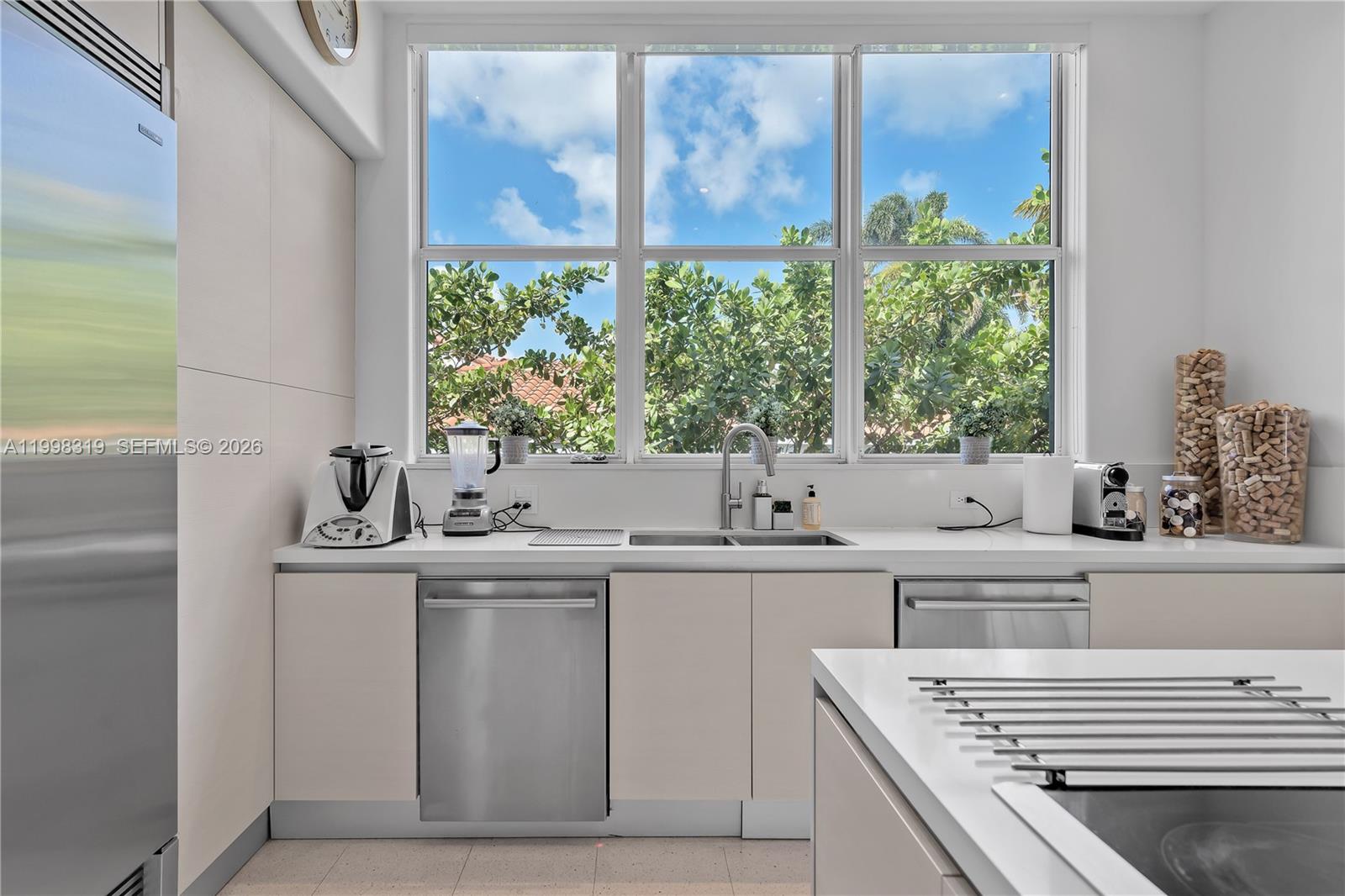 TROPICAL ISLE HOMES SUB 1 - Residential Lease