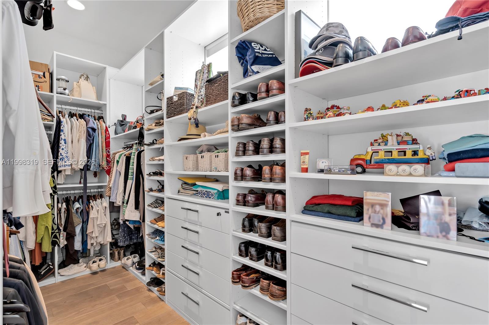 TROPICAL ISLE HOMES SUB 1 - Residential Lease