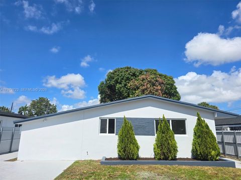 Photo of 571 E 54th St, Hialeah, FL 33013 (MLS # A11973723)