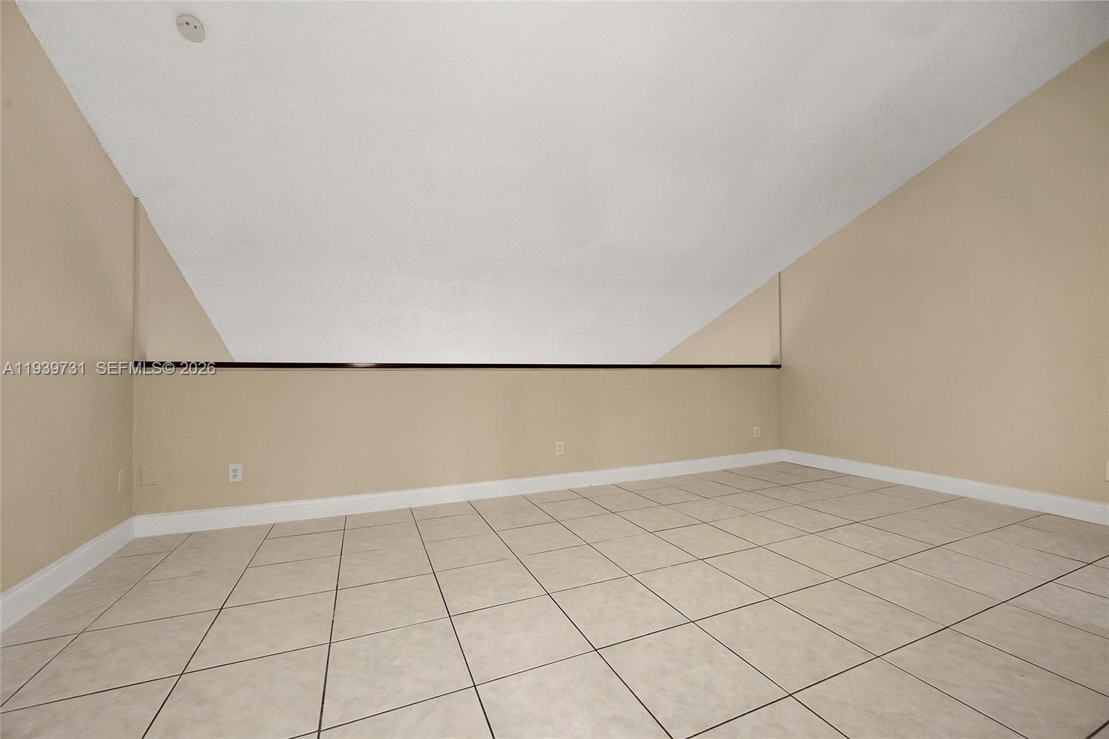 CALUSA POINT - Residential Lease