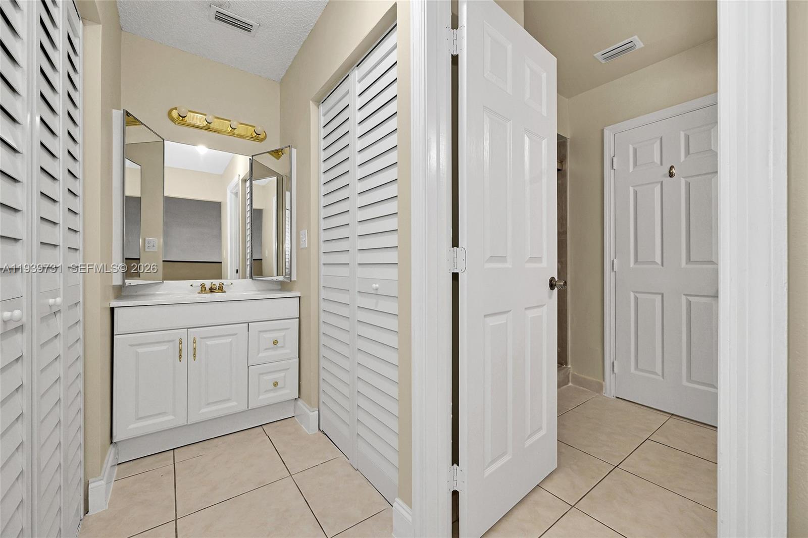 CALUSA POINT - Residential Lease