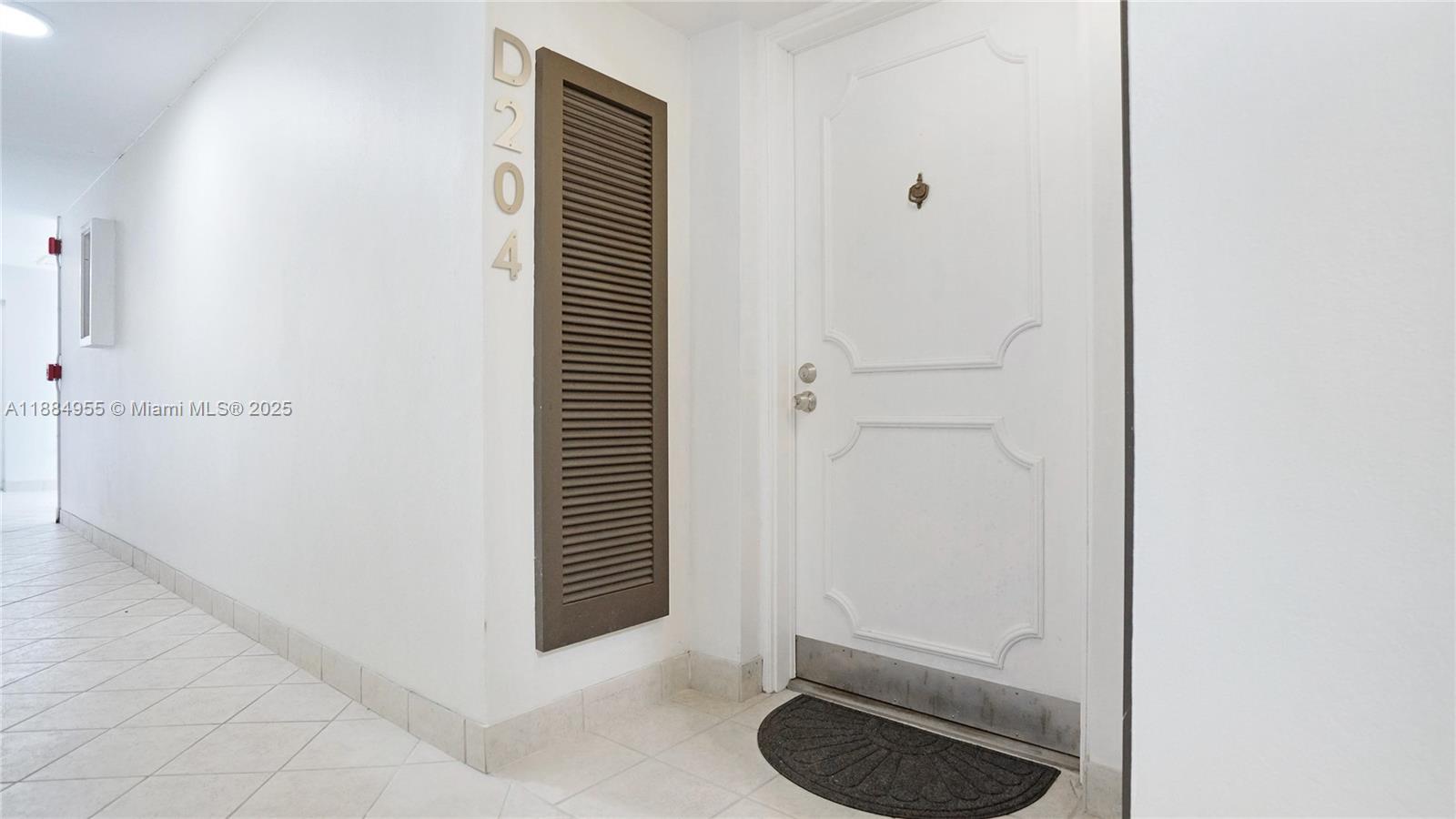 ROYAL CARIBBEAN CLUB COND - Residential Lease