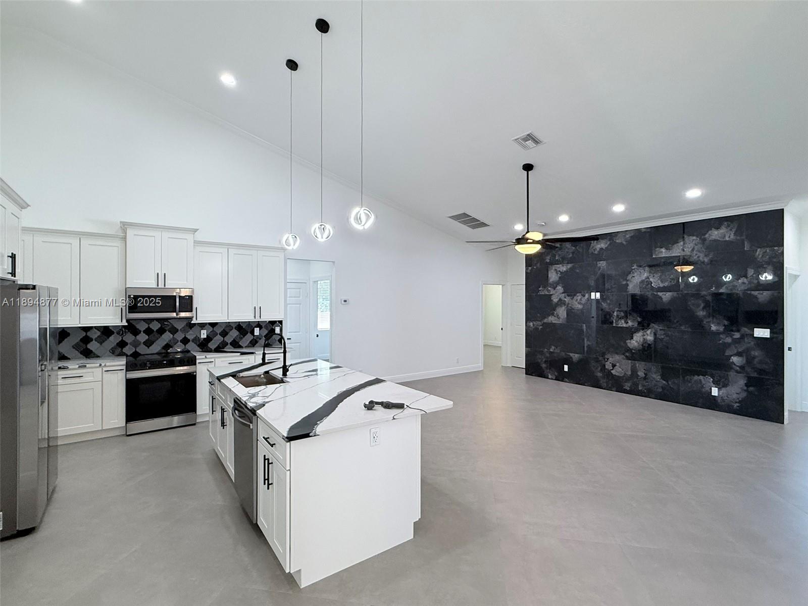 PORT ST LUCIE SECTION 11 - Residential