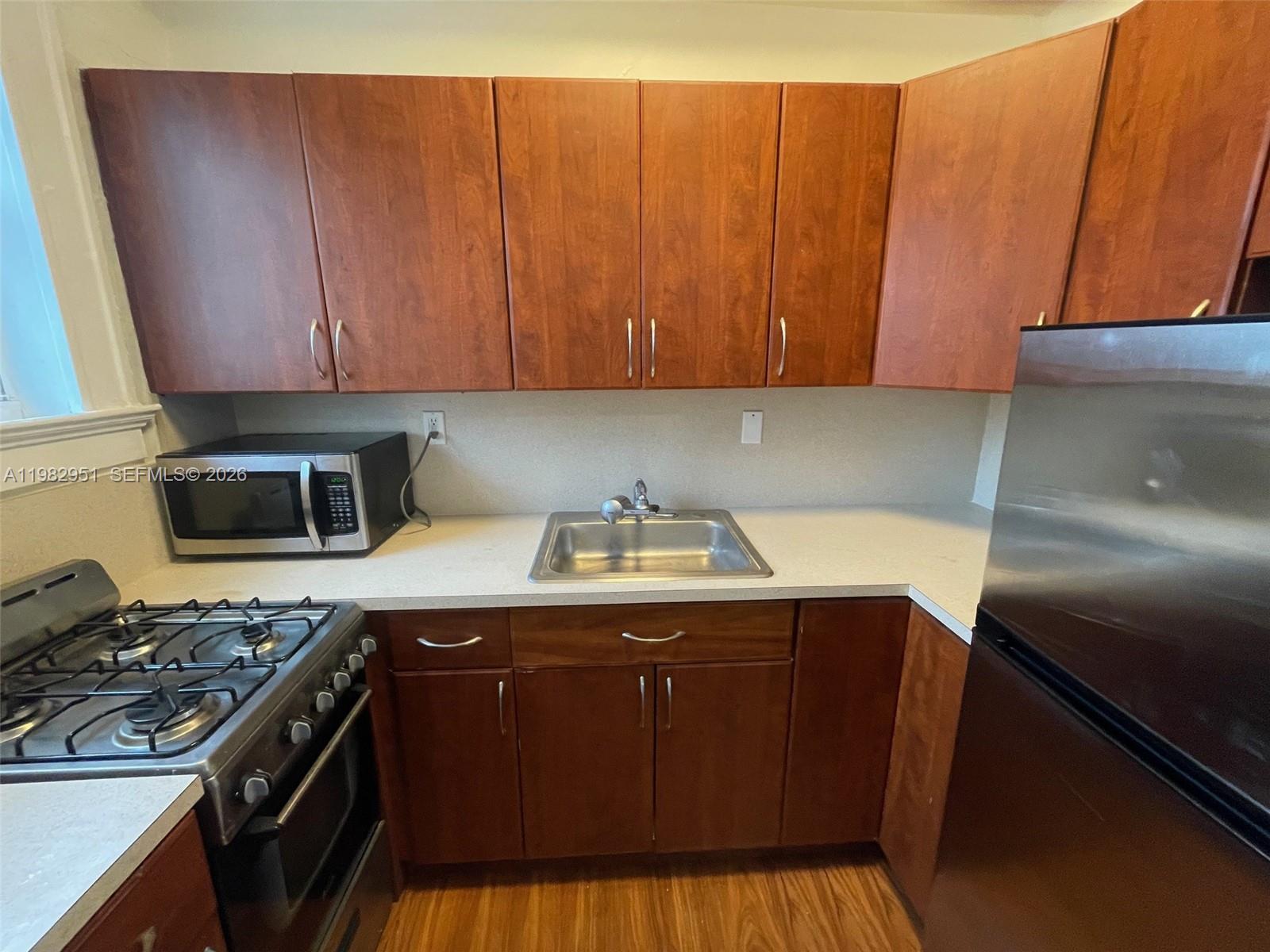 1611 Michigan Ave 15