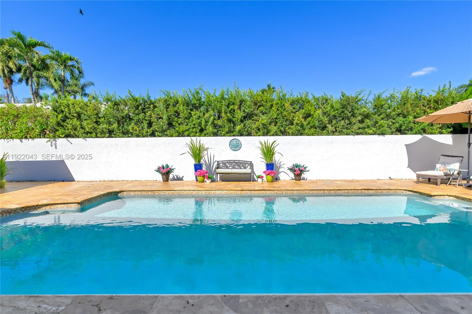 ROYAL LAKES - Residential