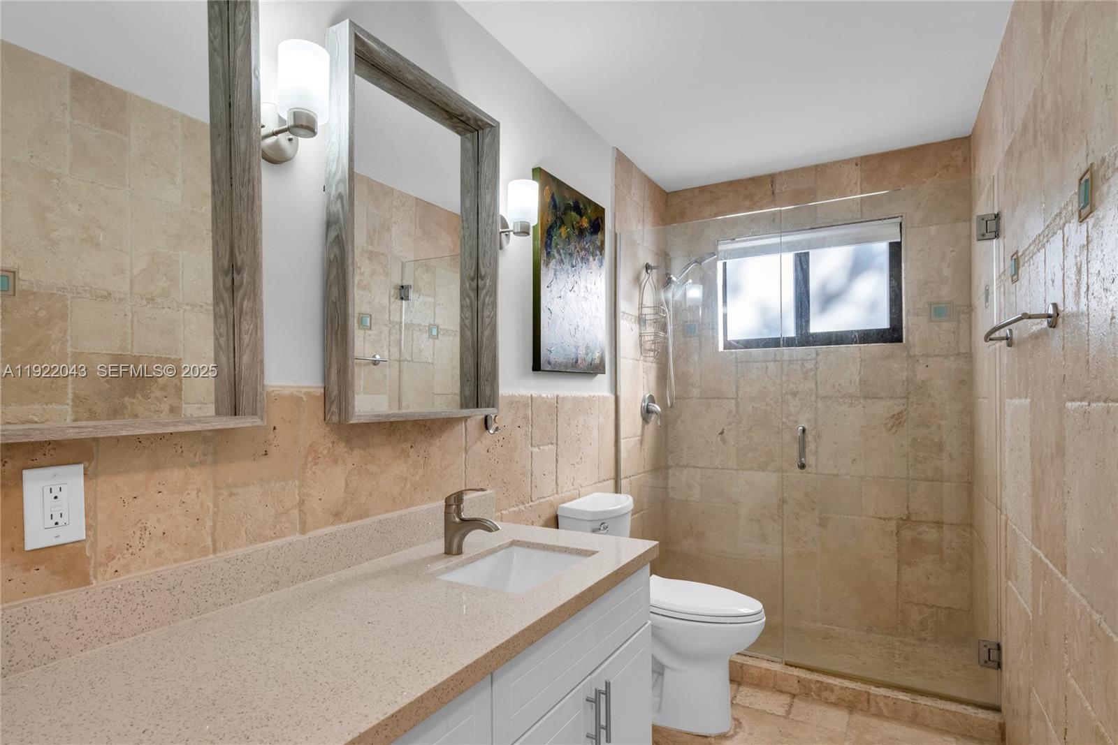 ROYAL LAKES - Residential