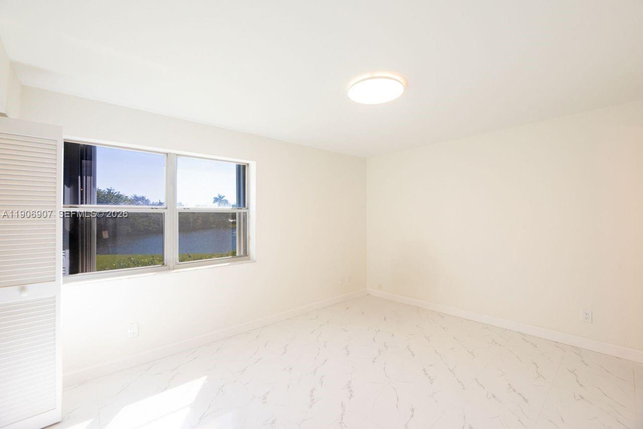 CLUB QUARTERS AT RAINTREE - Residential