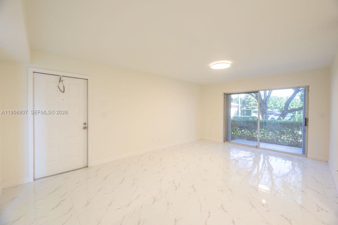 CLUB QUARTERS AT RAINTREE - Residential