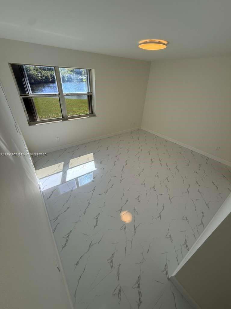 CLUB QUARTERS AT RAINTREE - Residential