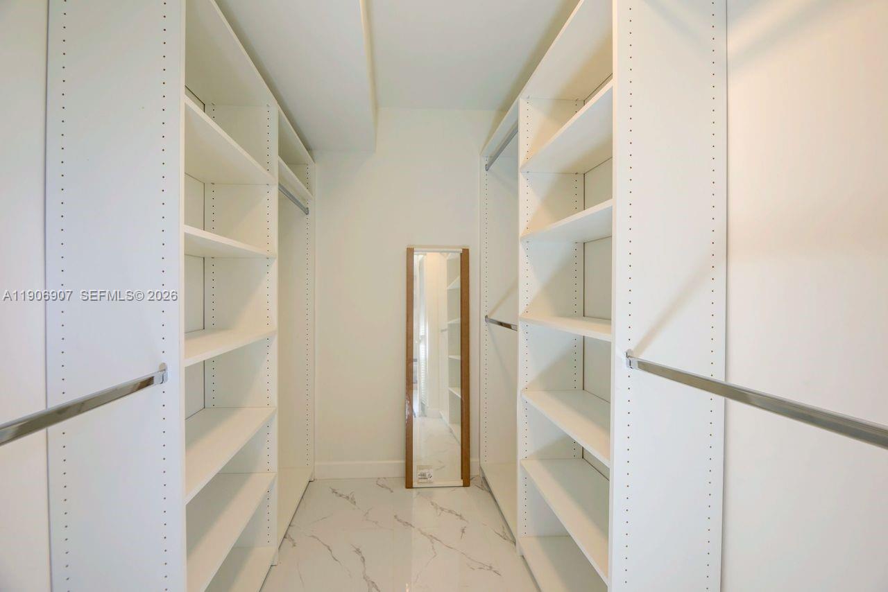 CLUB QUARTERS AT RAINTREE - Residential