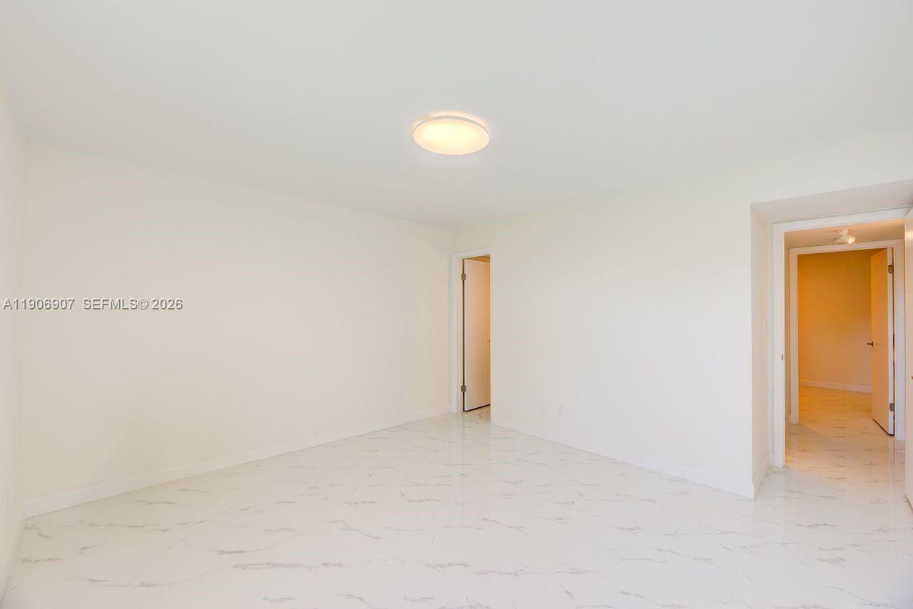 CLUB QUARTERS AT RAINTREE - Residential