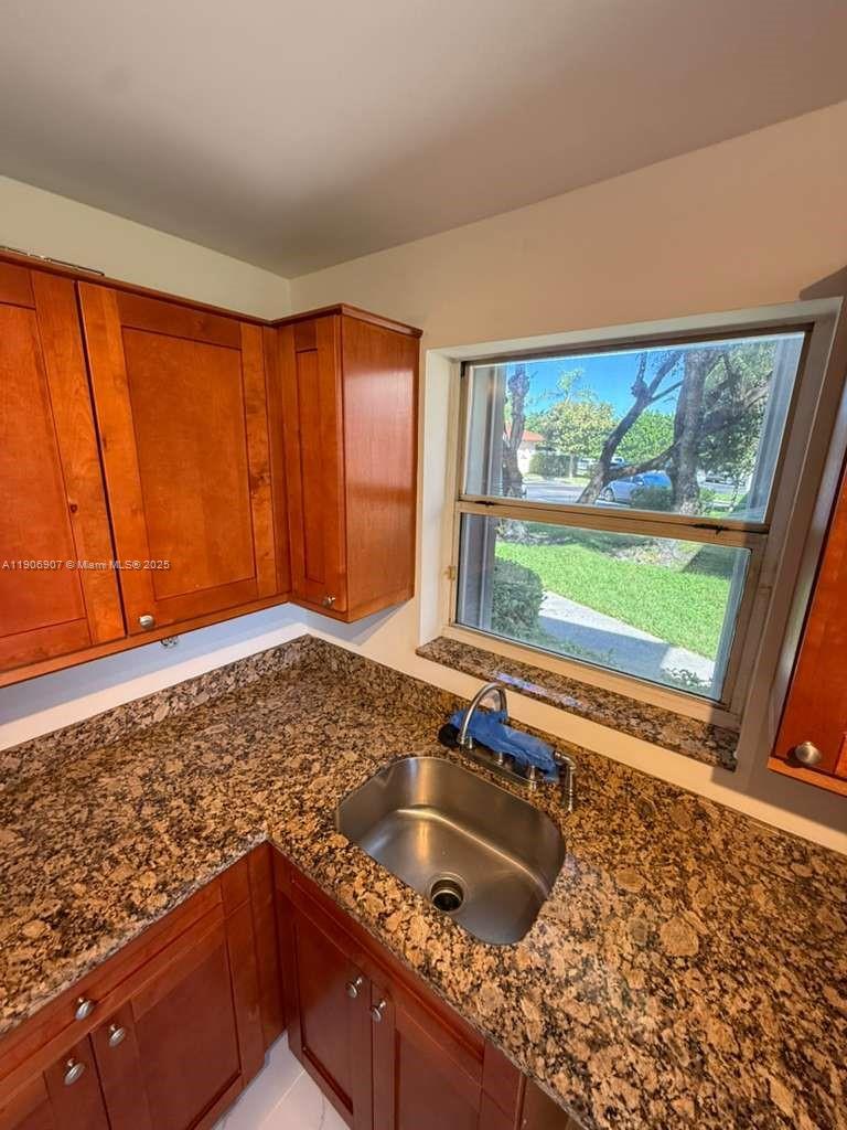 CLUB QUARTERS AT RAINTREE - Residential