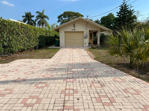 1066 Highlands Dr Naples FL 34103