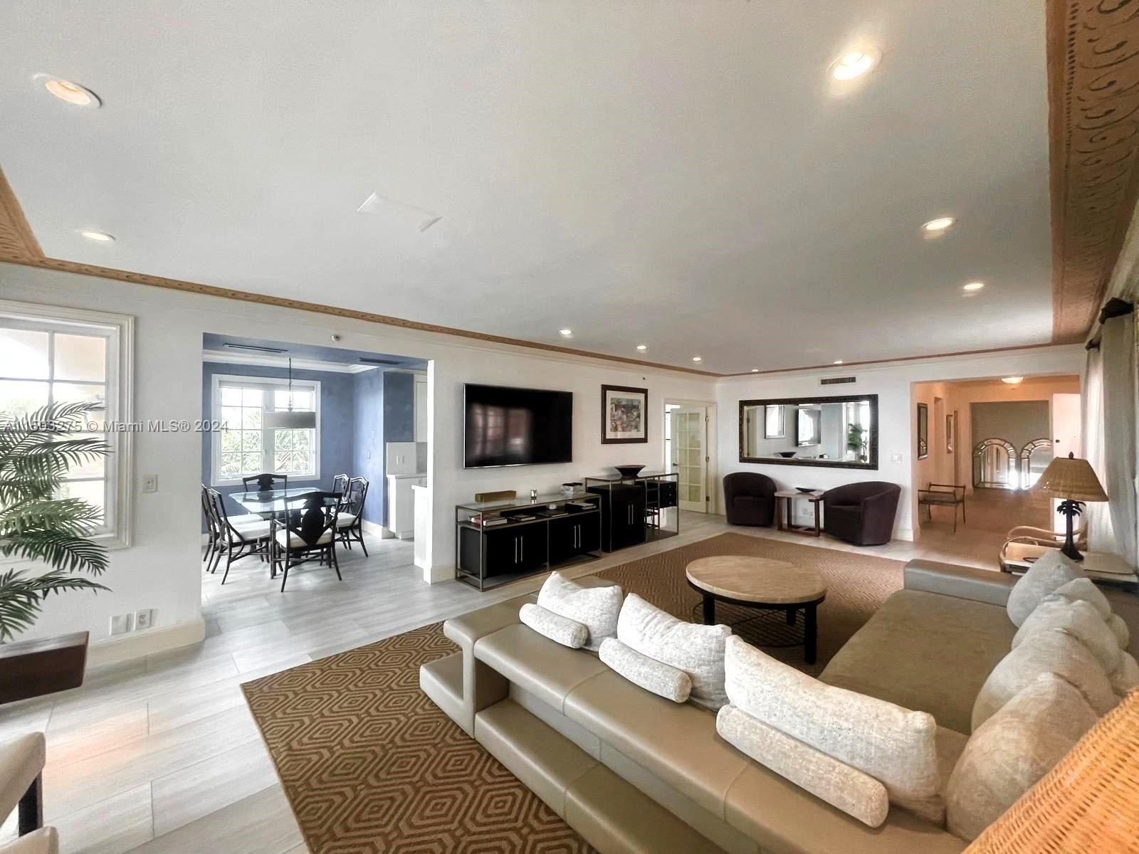 SEASIDE CONDO - Residential