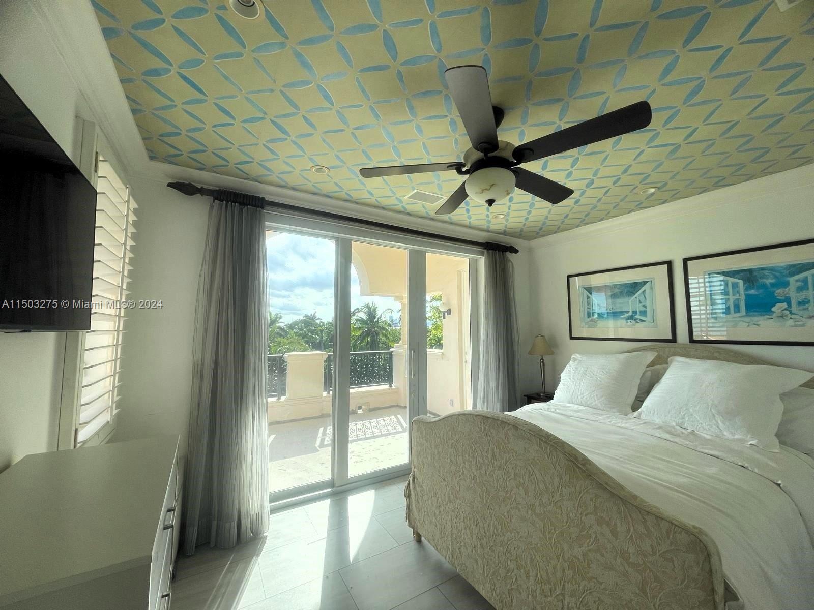 SEASIDE CONDO - Residential