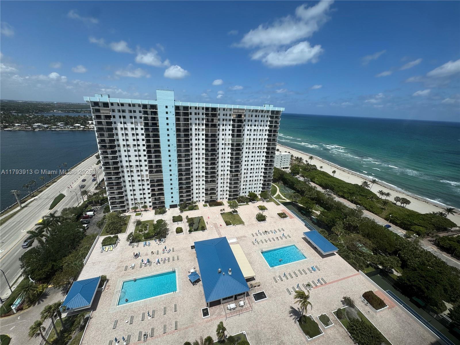 SUMMIT CONDO - Residential