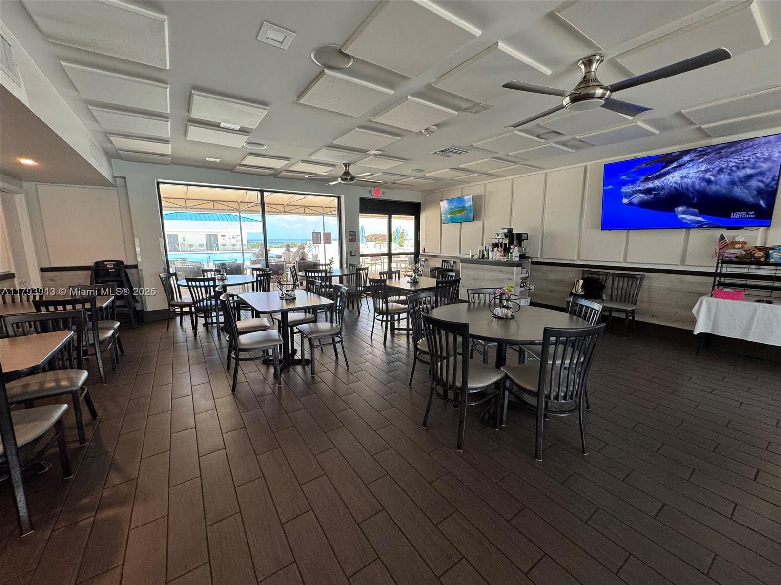 SUMMIT CONDO - Residential