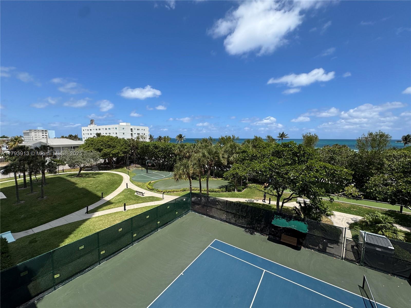 SUMMIT CONDO - Residential