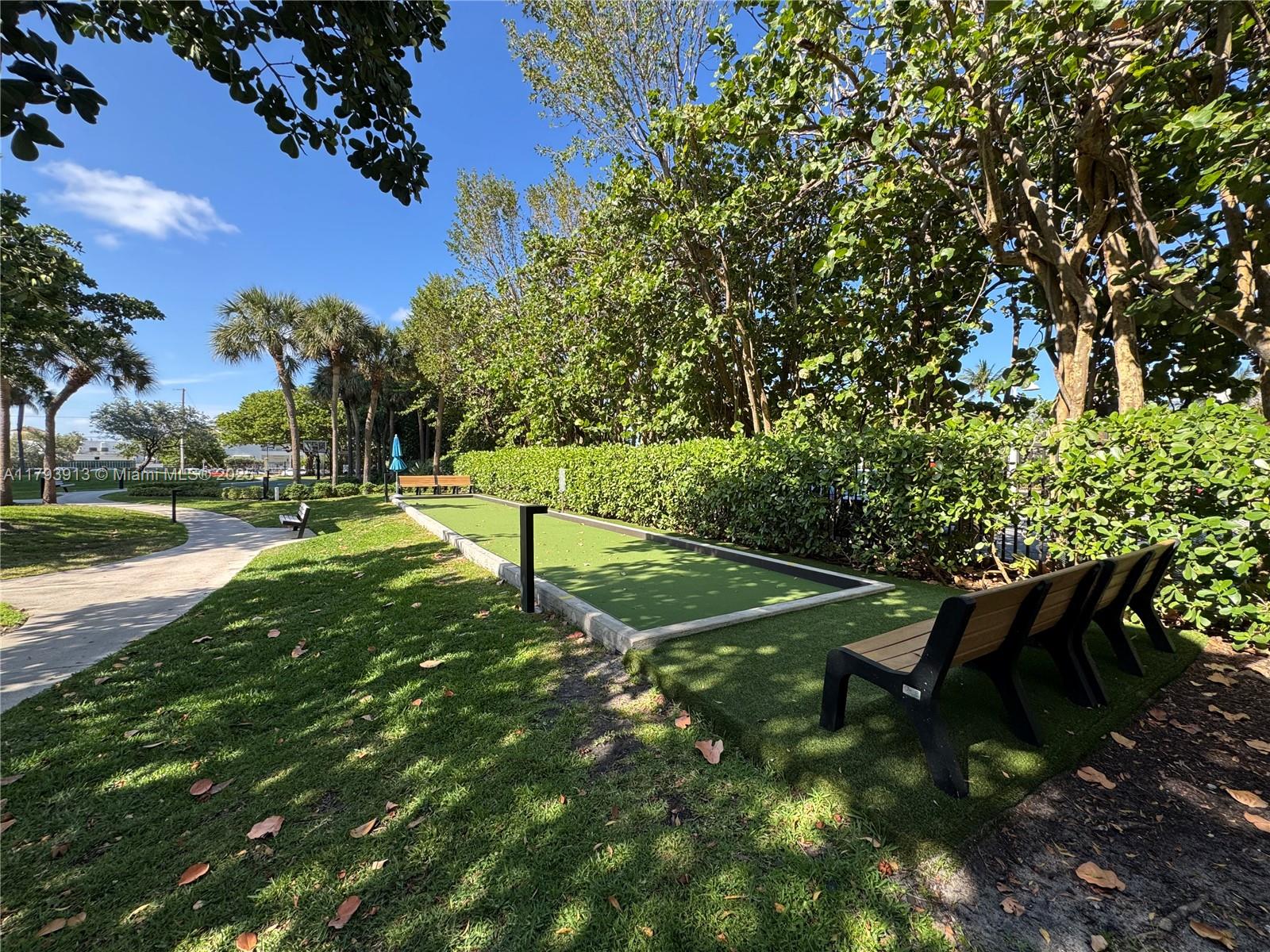 SUMMIT CONDO - Residential