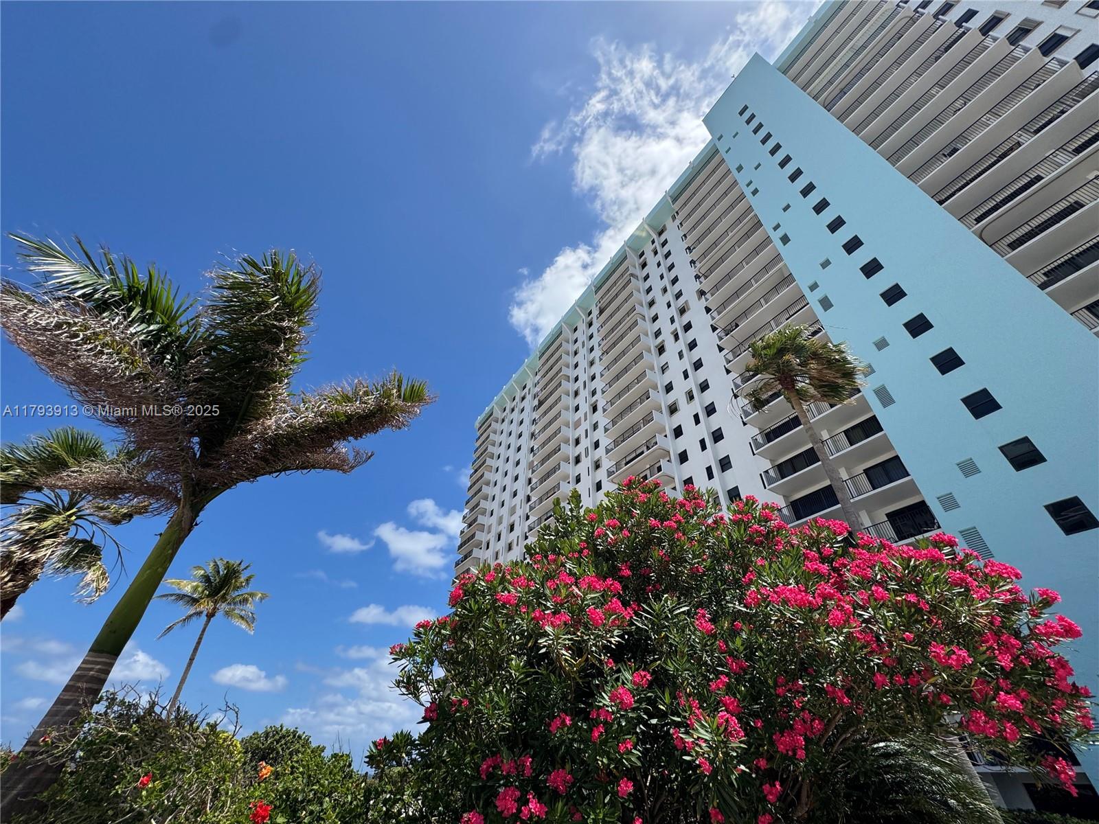 SUMMIT CONDO - Residential