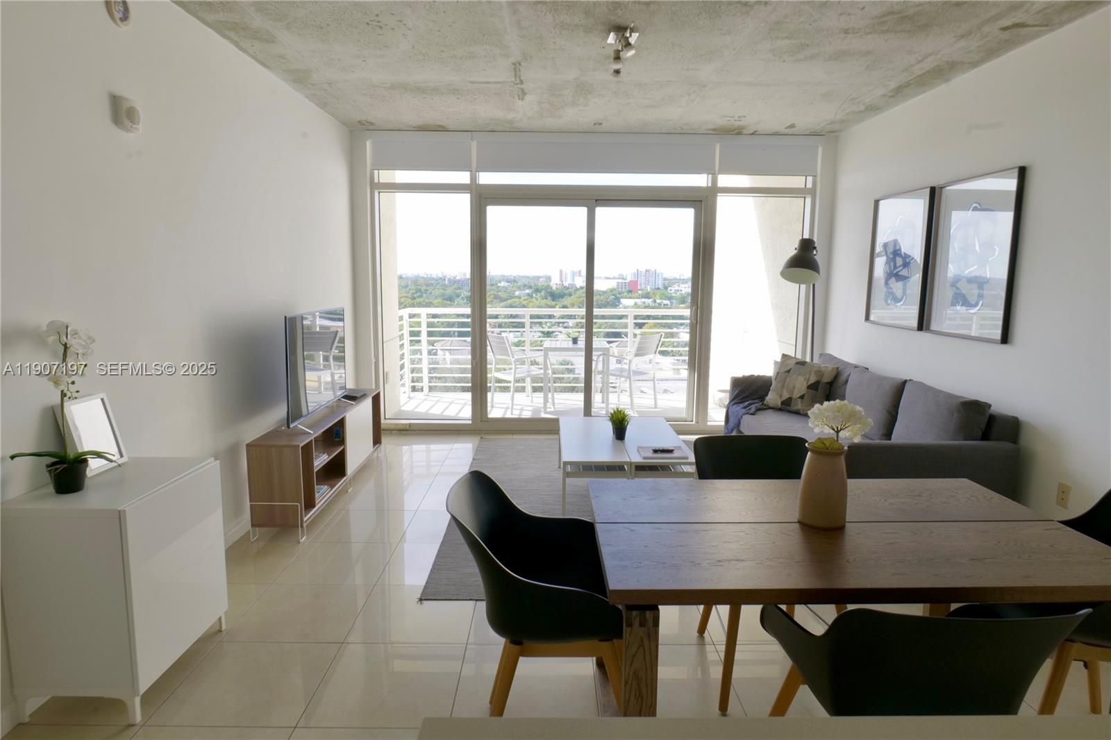 MIDBLOCK MIAMI CONDO - Residential