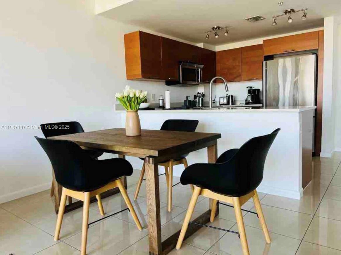 MIDBLOCK MIAMI CONDO - Residential