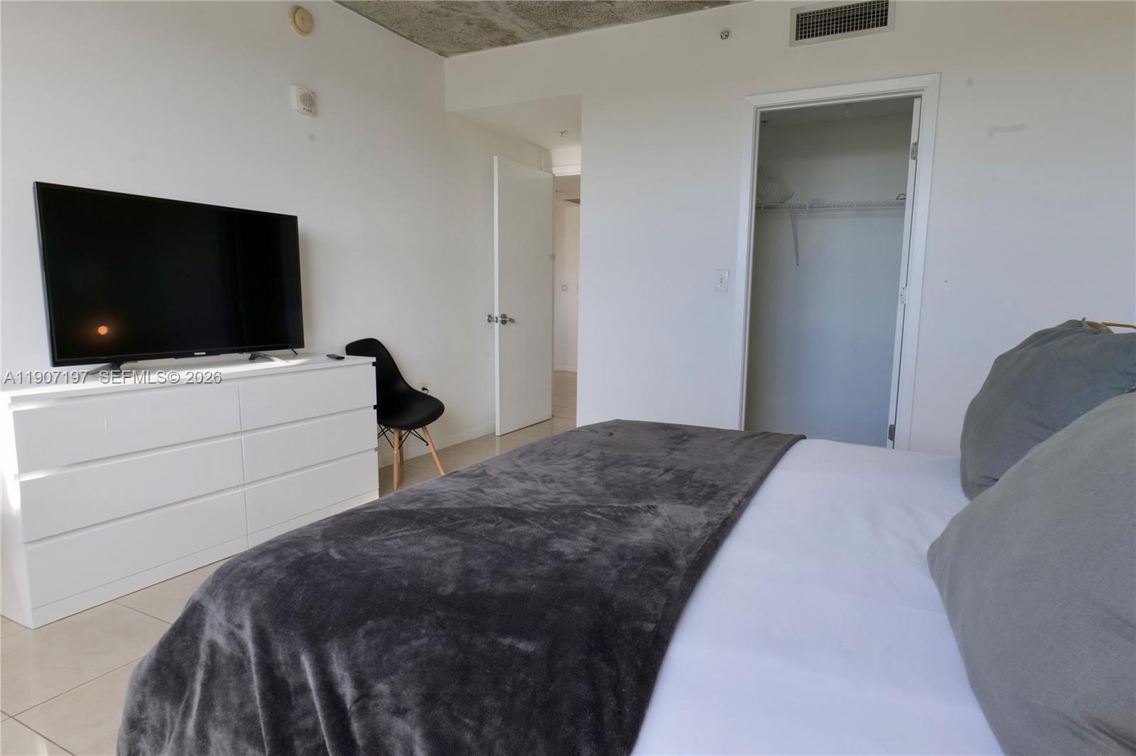 MIDBLOCK MIAMI CONDO - Residential