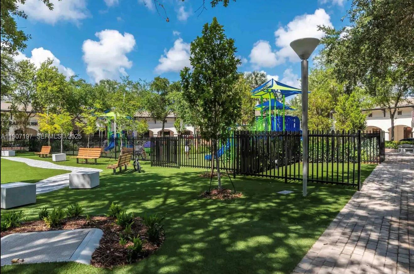 MIDBLOCK MIAMI CONDO - Residential