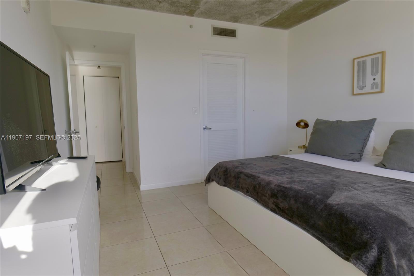 MIDBLOCK MIAMI CONDO - Residential