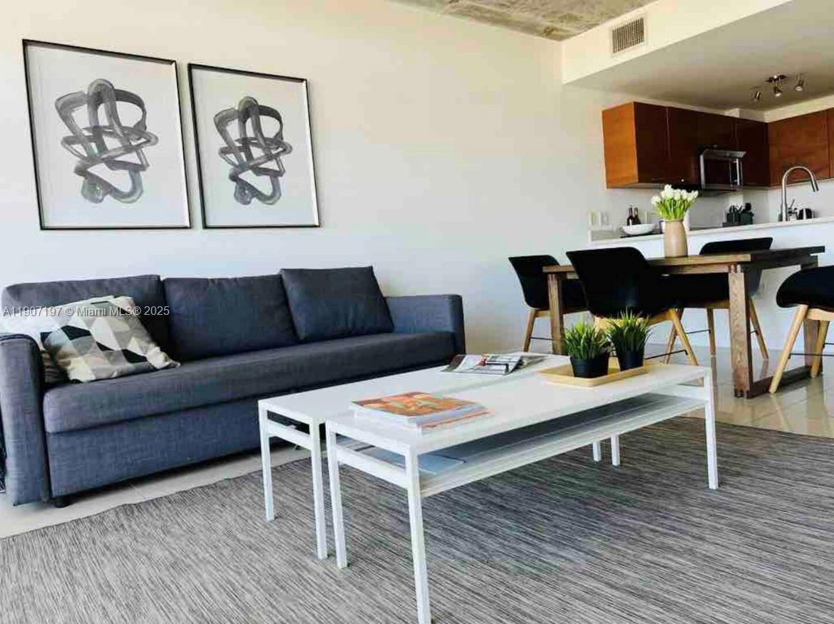 MIDBLOCK MIAMI CONDO - Residential