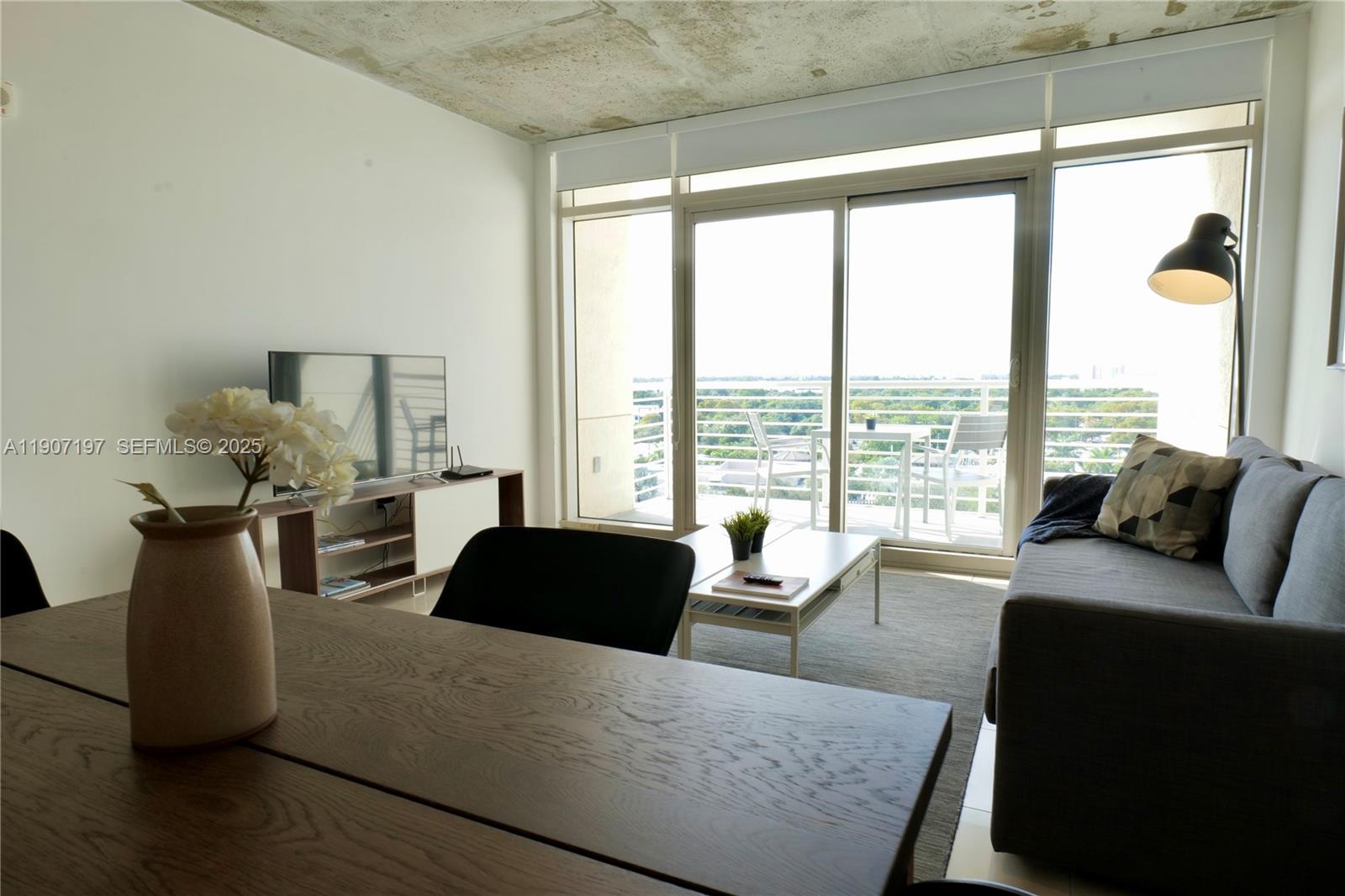 MIDBLOCK MIAMI CONDO - Residential