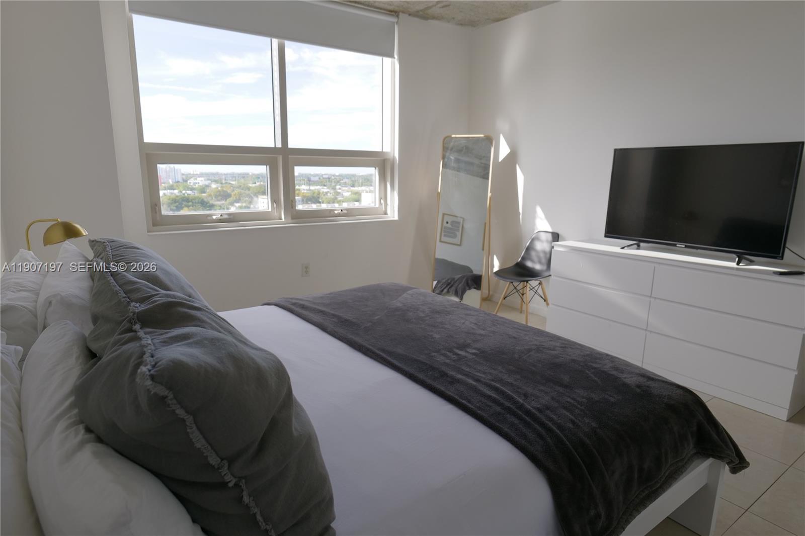 MIDBLOCK MIAMI CONDO - Residential