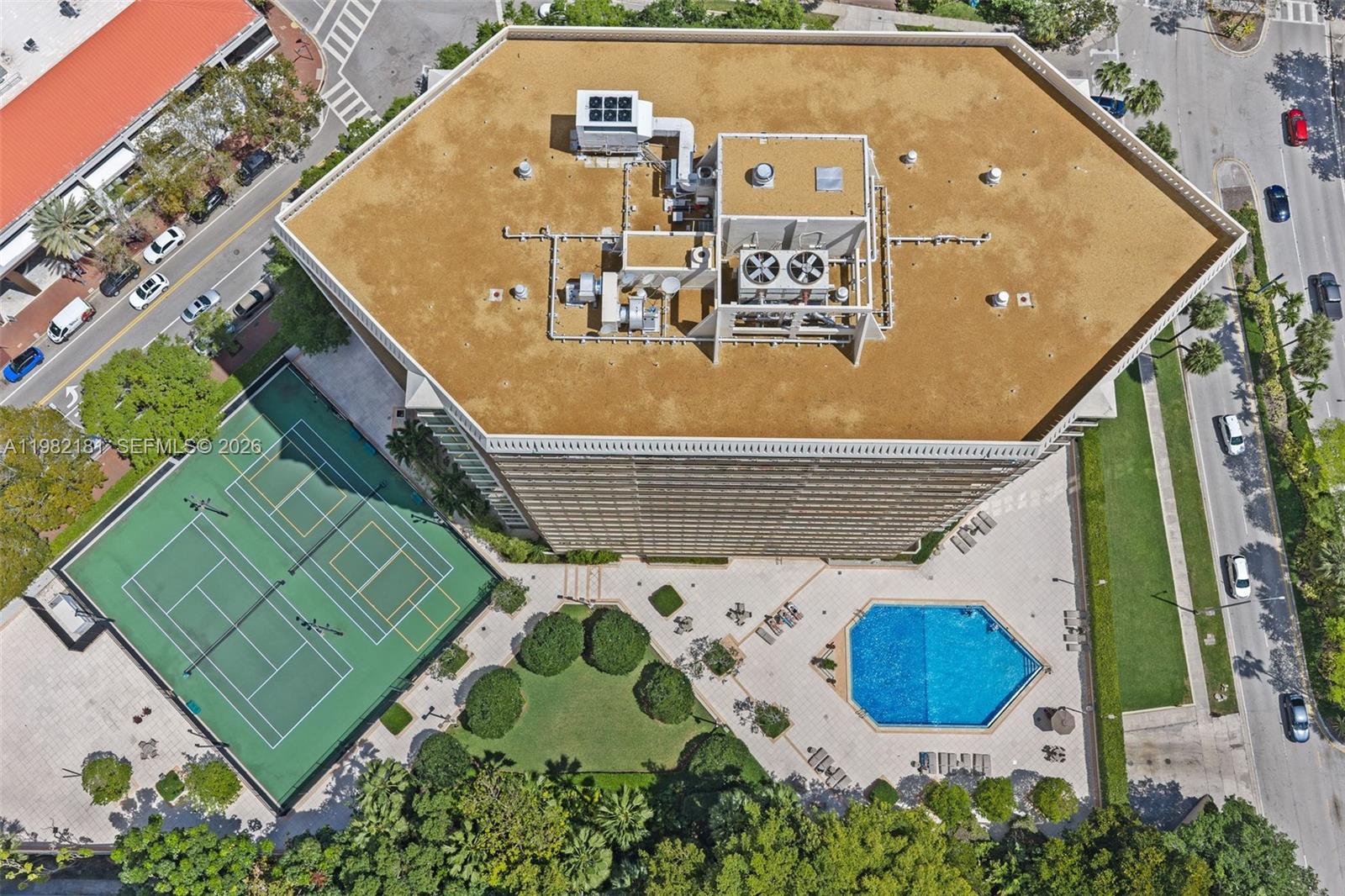 YACHT HARBOUR CONDO - Residential