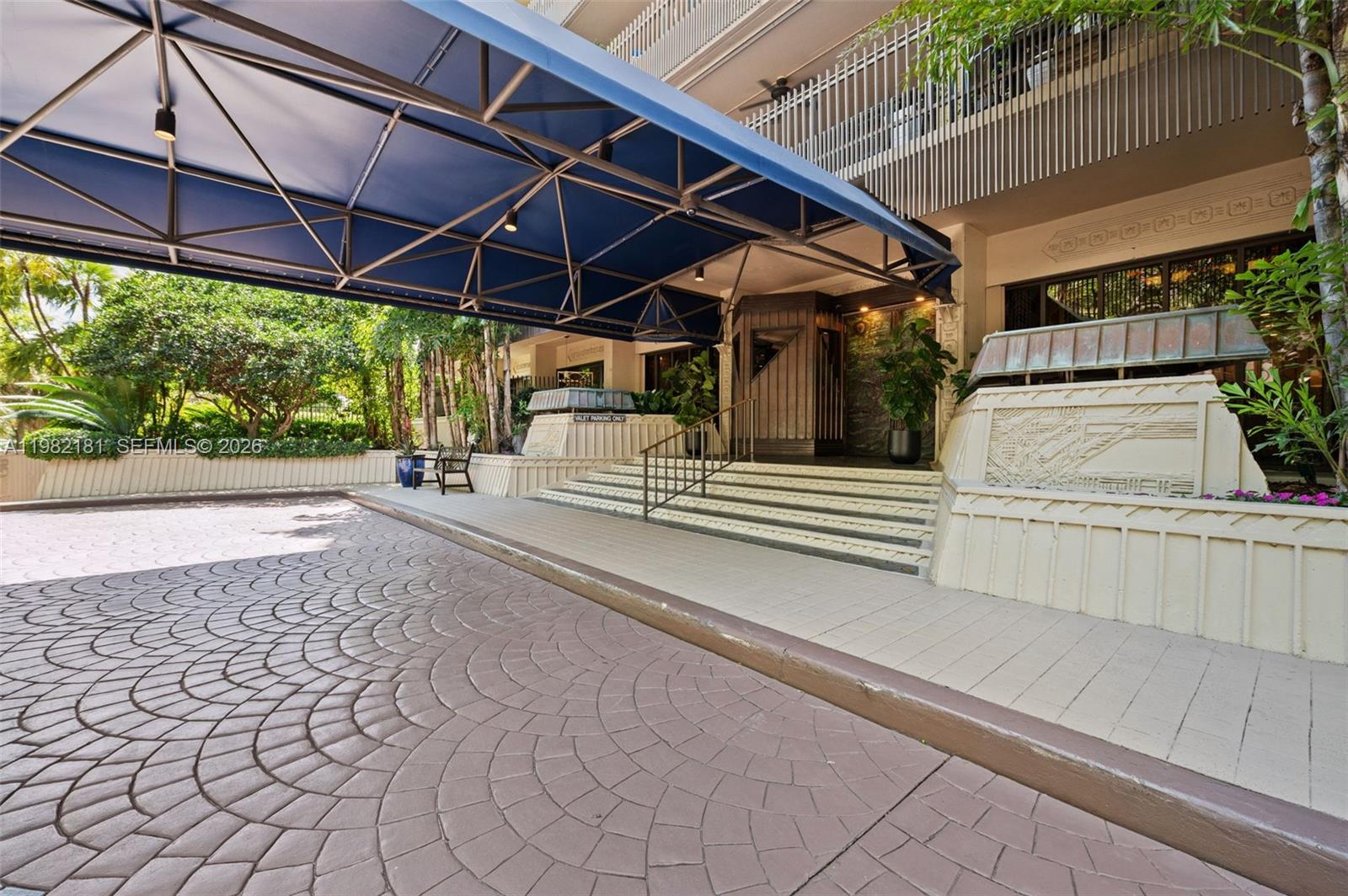 YACHT HARBOUR CONDO - Residential