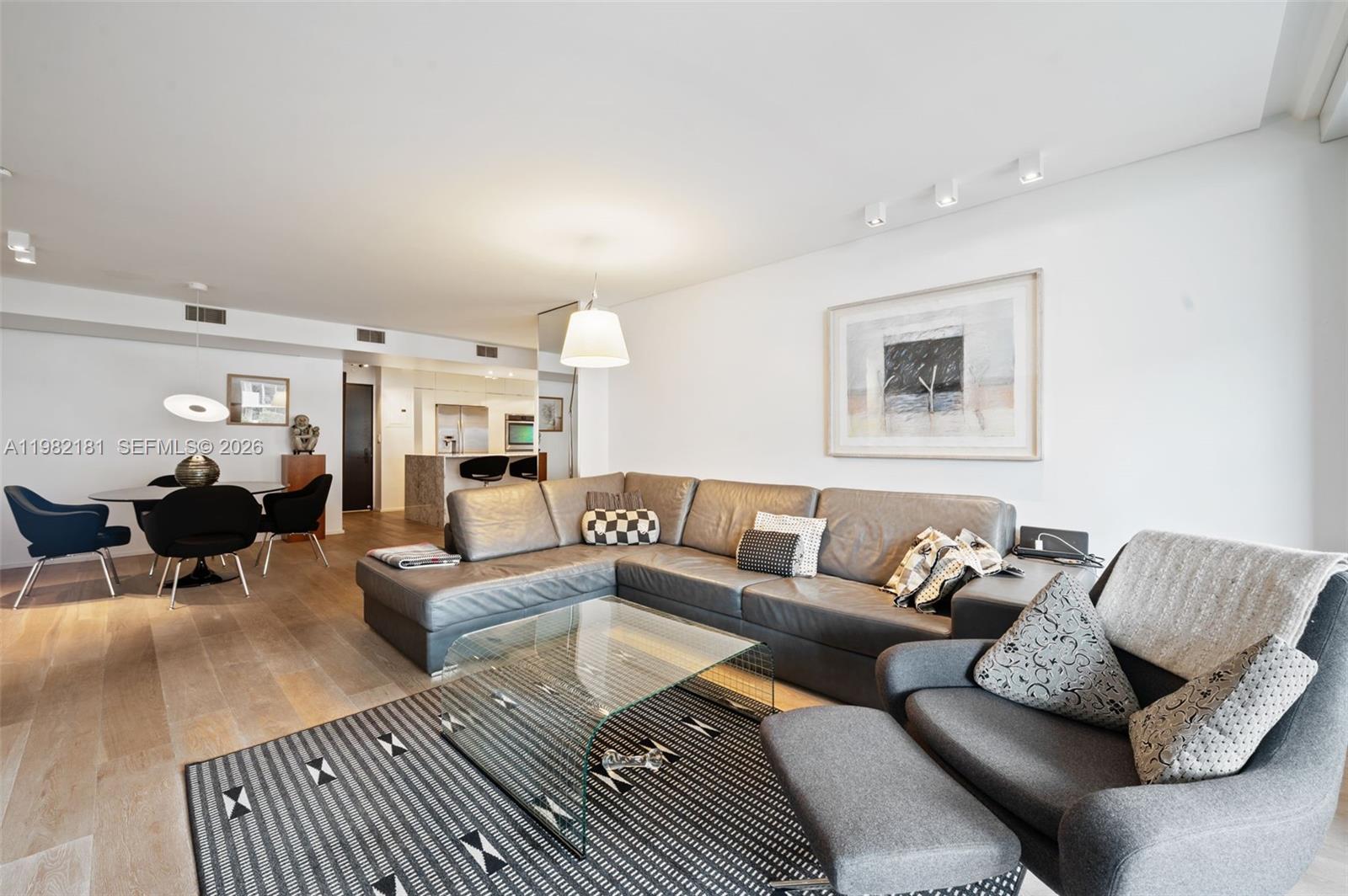 YACHT HARBOUR CONDO - Residential