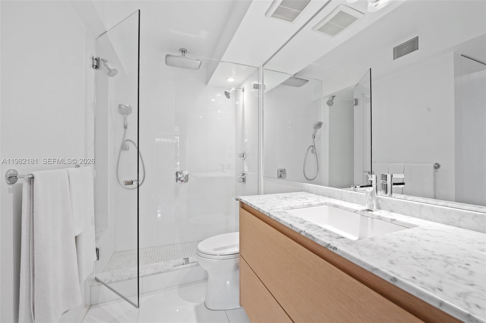 YACHT HARBOUR CONDO - Residential