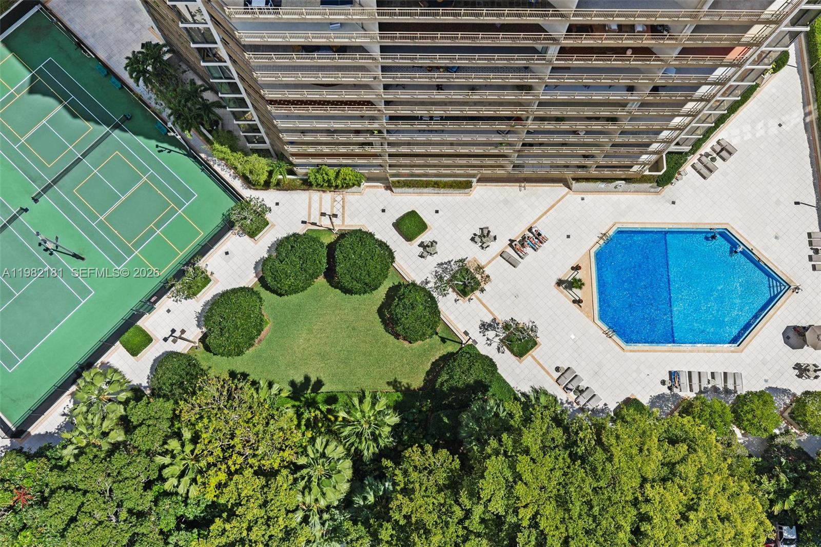 YACHT HARBOUR CONDO - Residential