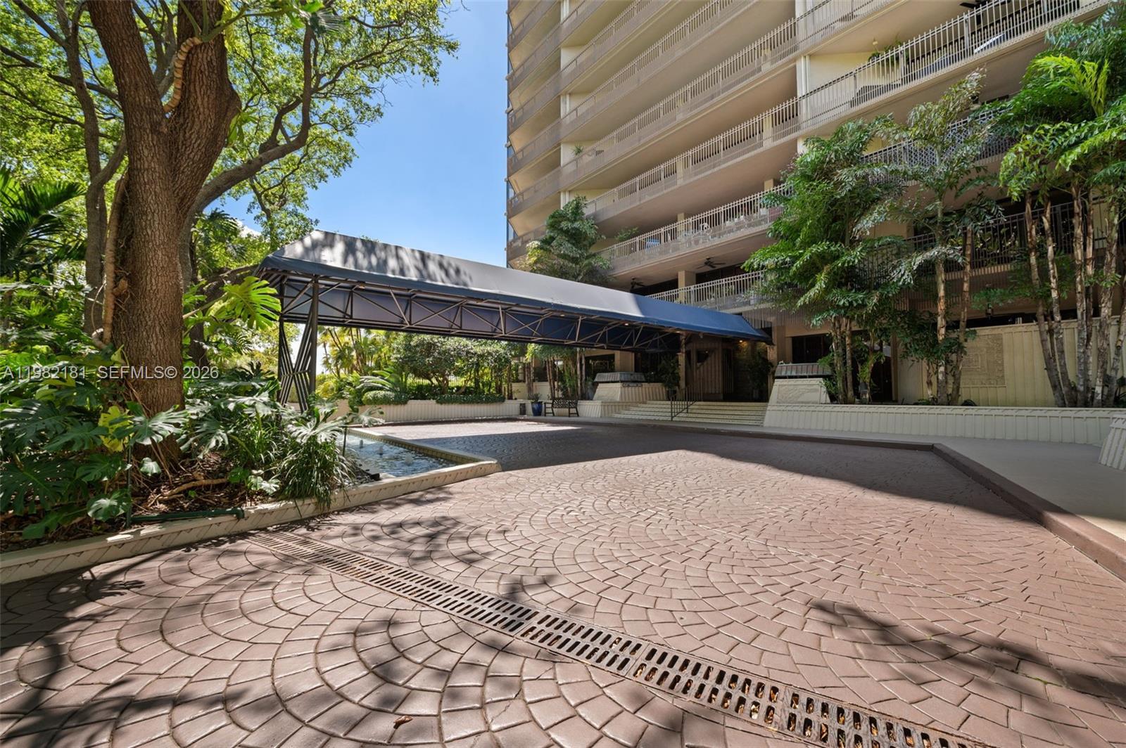 YACHT HARBOUR CONDO - Residential