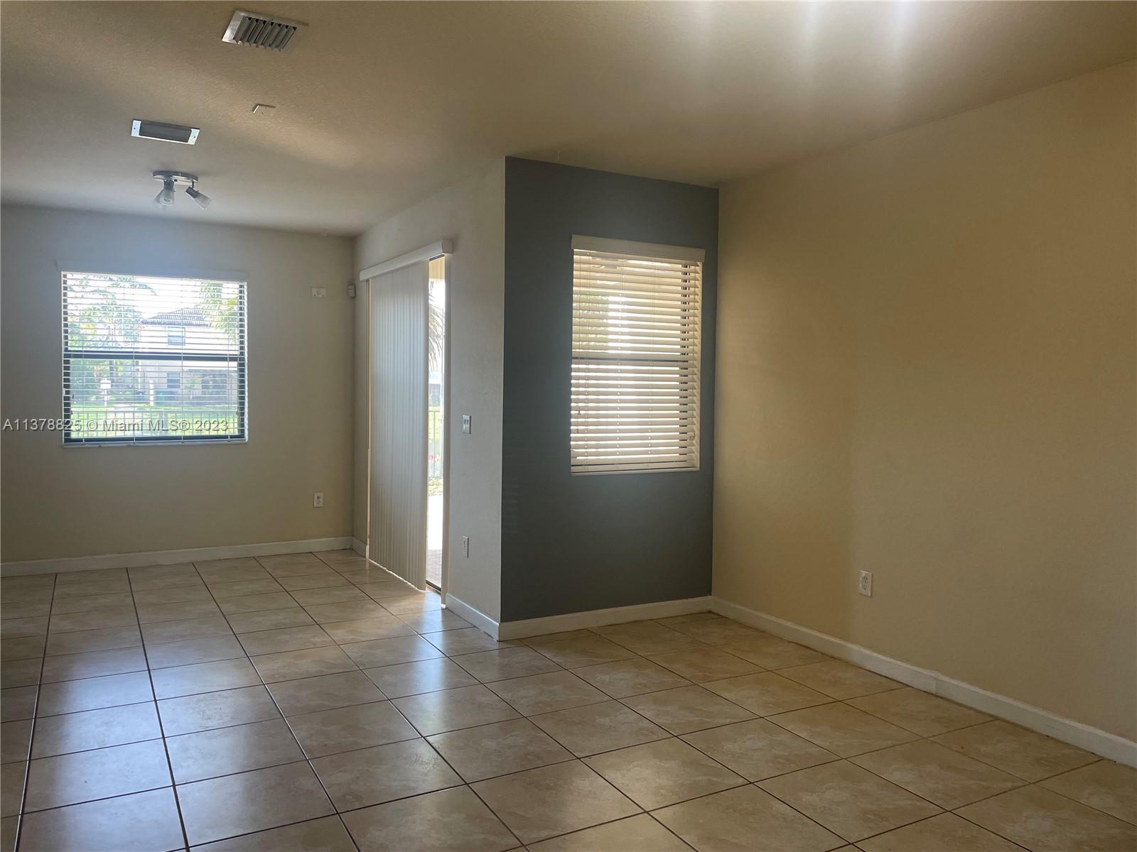 SILVER PALM EAST SEC FOUR - Residential Lease