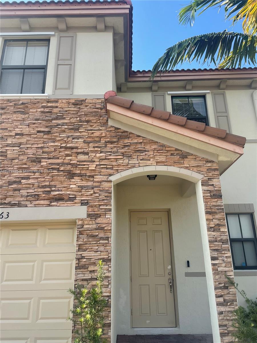 SILVER PALM EAST SEC FOUR - Residential Lease