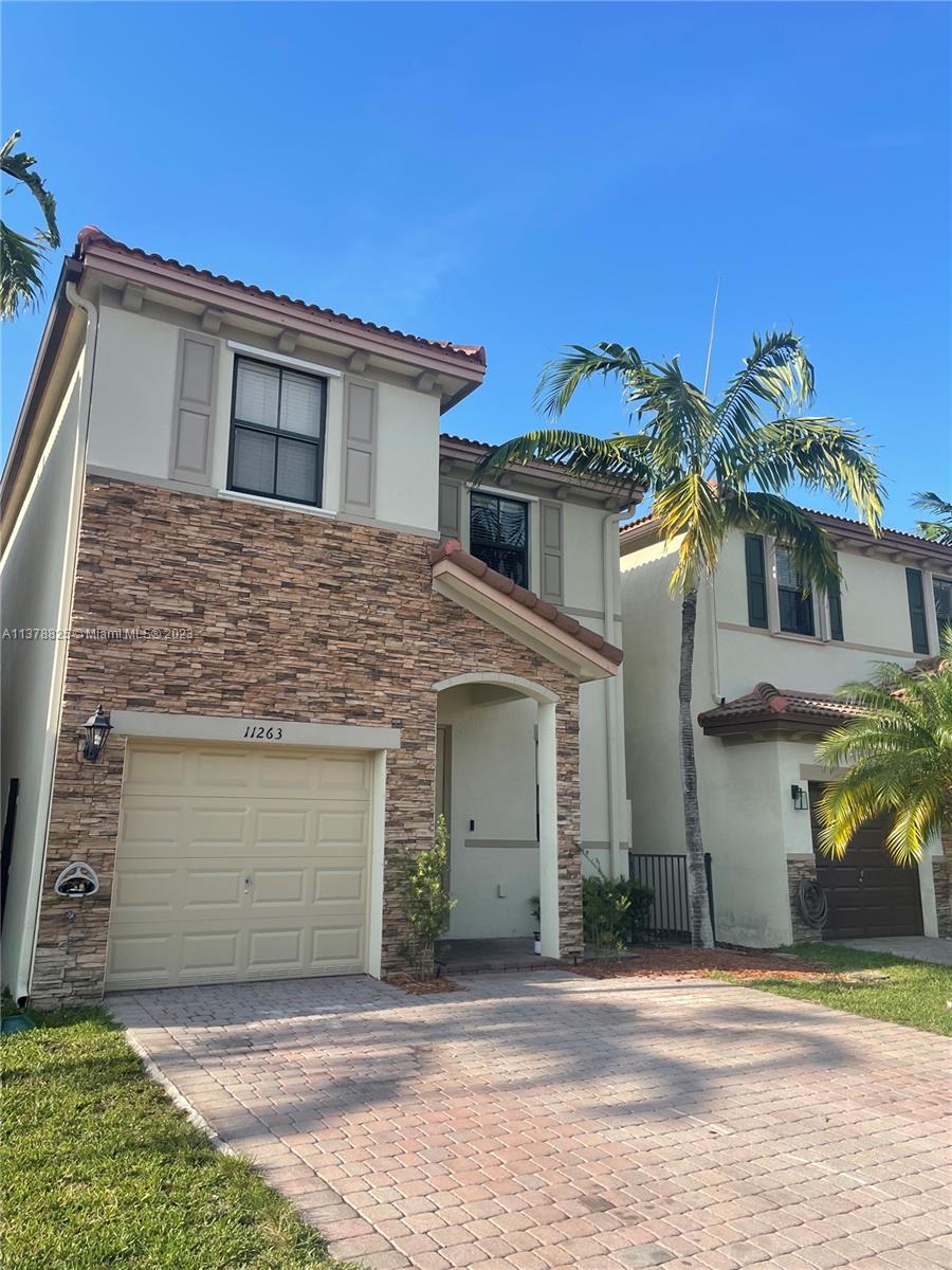 SILVER PALM EAST SEC FOUR - Residential Lease